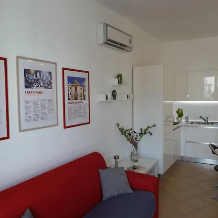 Santa Maruzza - With Balcony View, 5 Min Walk To Teatro Massimo & Cathedral *