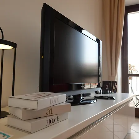 Santa Maruzza - With Balcony View, 5 Min Walk To Teatro Massimo & Cathedral Appartamento