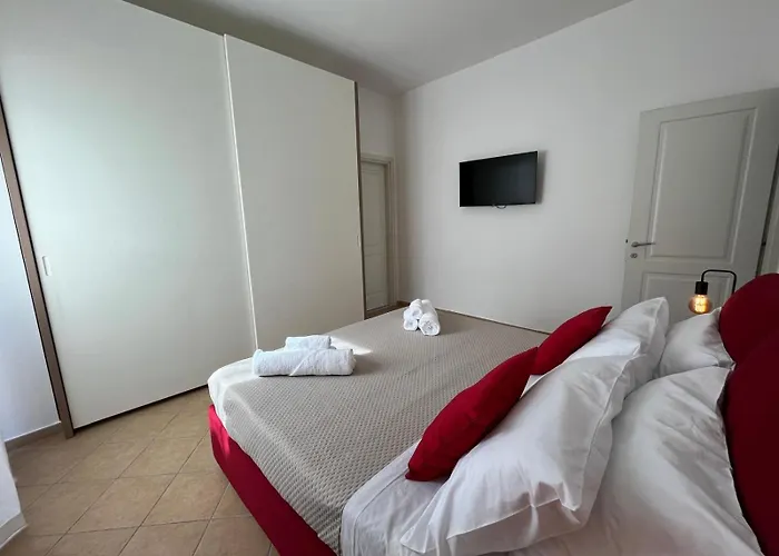 Santa Maruzza - With Balcony View, 5 Min Walk To Teatro Massimo & Cathedral